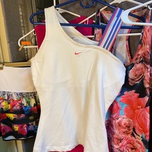 Nike tennis tank